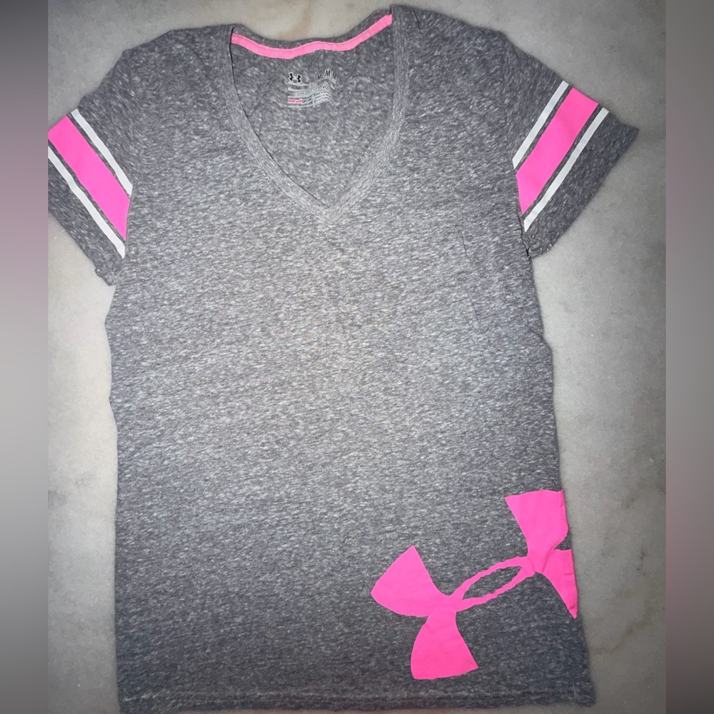 Under Armour V-Neck Graphic Tee